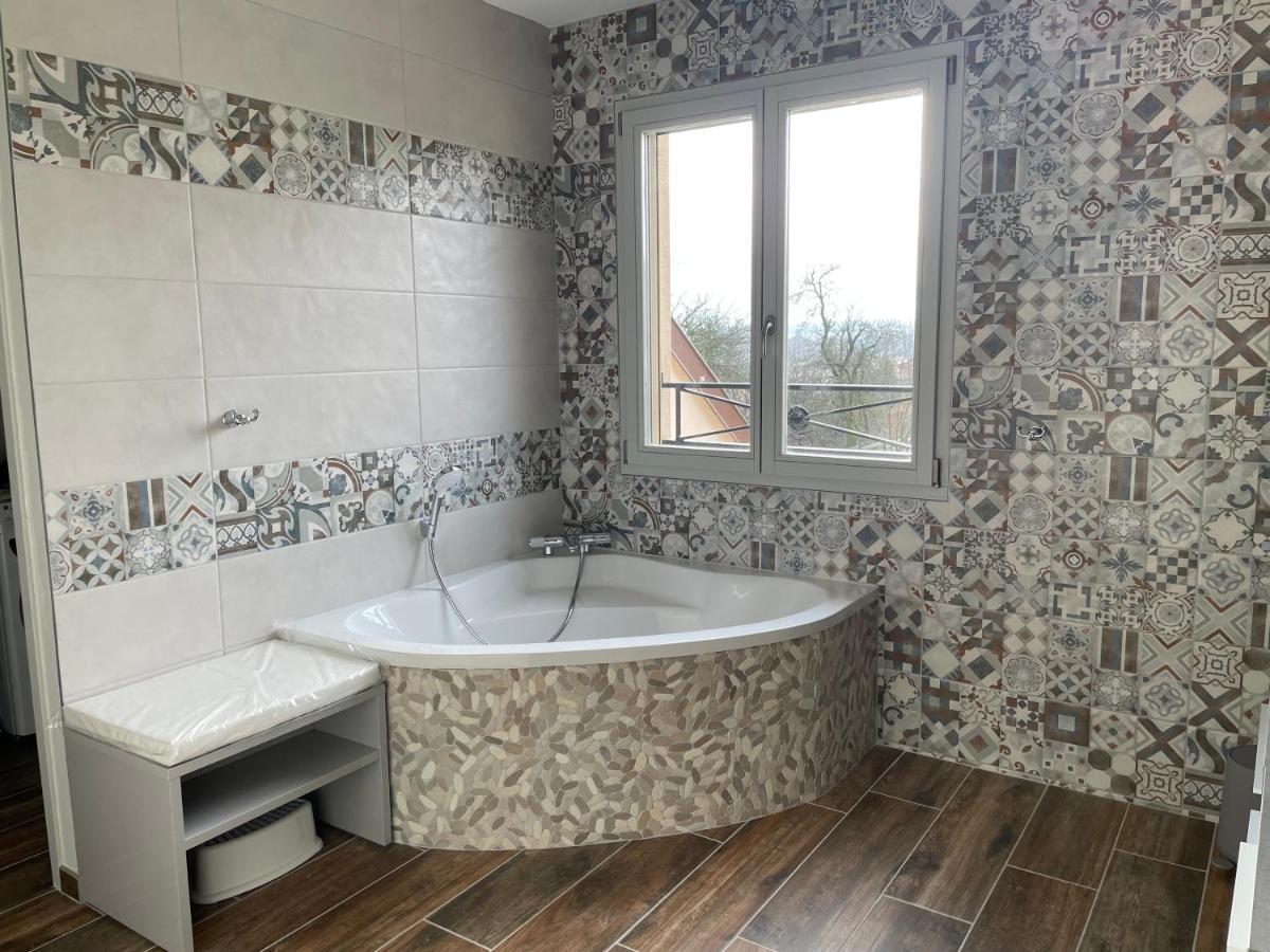 Chez La Rose Luxueuse Cottage Avec Jacuzzi Rouvres-la-Chetive ภายนอก รูปภาพ
