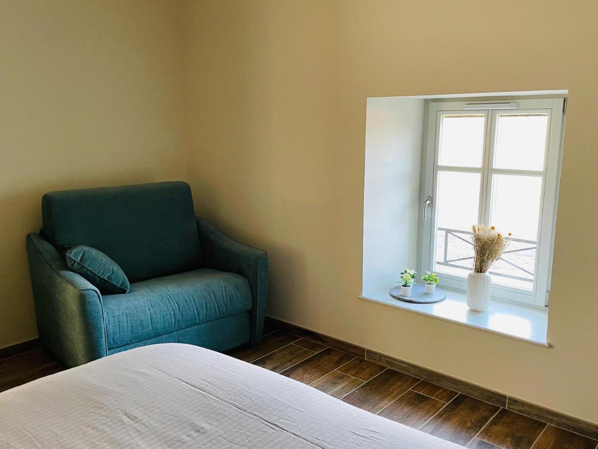 Chez La Rose Luxueuse Cottage Avec Jacuzzi Rouvres-la-Chetive ภายนอก รูปภาพ