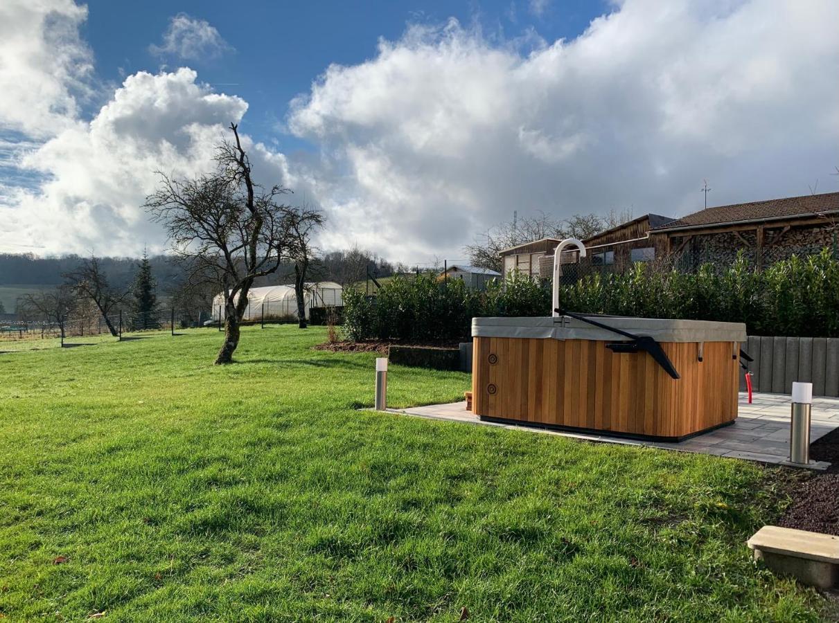 Chez La Rose Luxueuse Cottage Avec Jacuzzi Rouvres-la-Chetive ภายนอก รูปภาพ