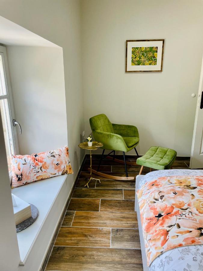 Chez La Rose Luxueuse Cottage Avec Jacuzzi Rouvres-la-Chetive ภายนอก รูปภาพ